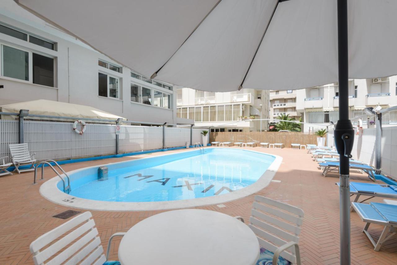 Hotel Arena Cattolica Exterior photo