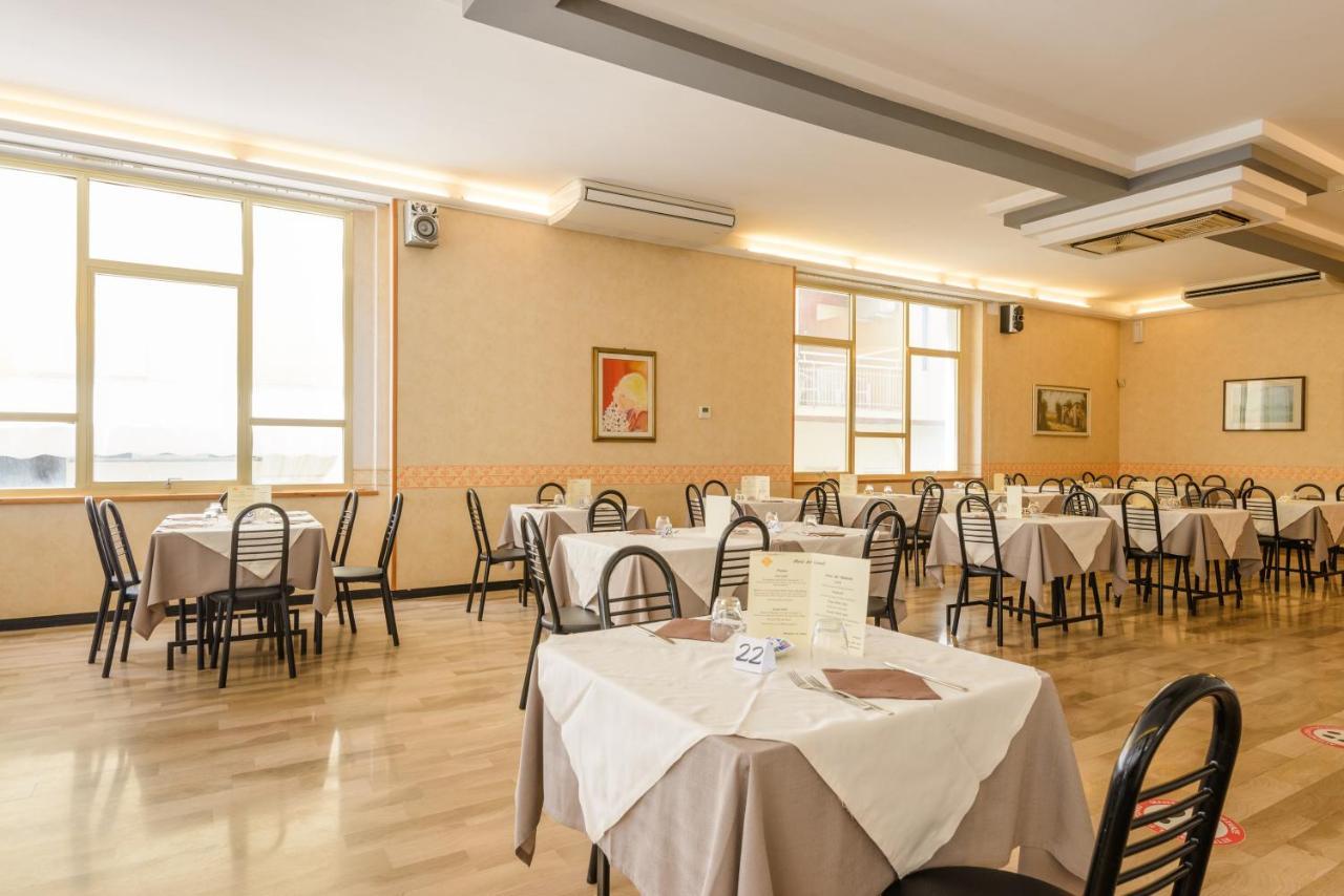 Hotel Arena Cattolica Exterior photo