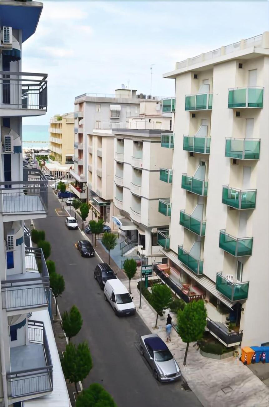 Hotel Arena Cattolica Exterior photo
