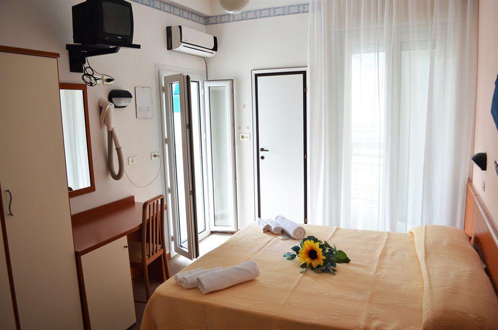 Hotel Arena Cattolica Exterior photo